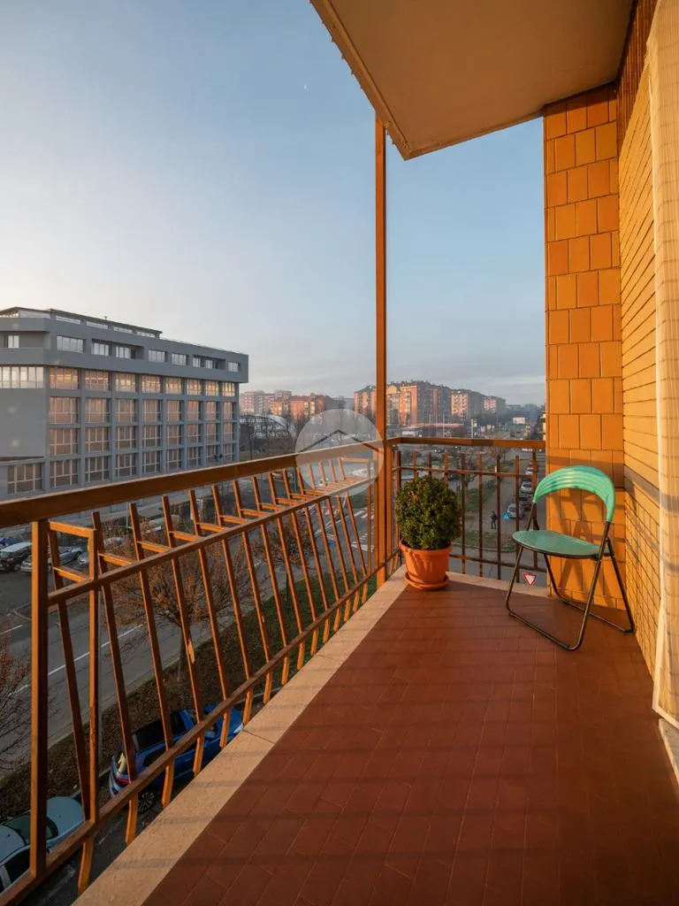 Balcone - Apartment with Balcony in Orbassano