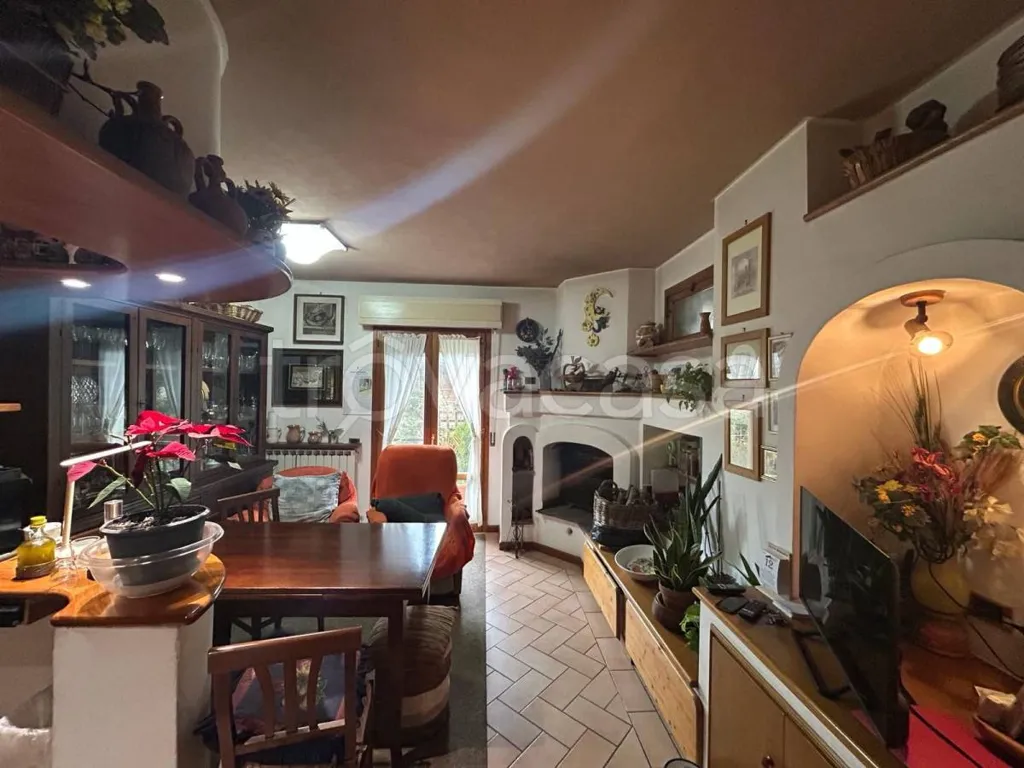 Söögituba - Ground Floor Apartment with Garden in Passignano