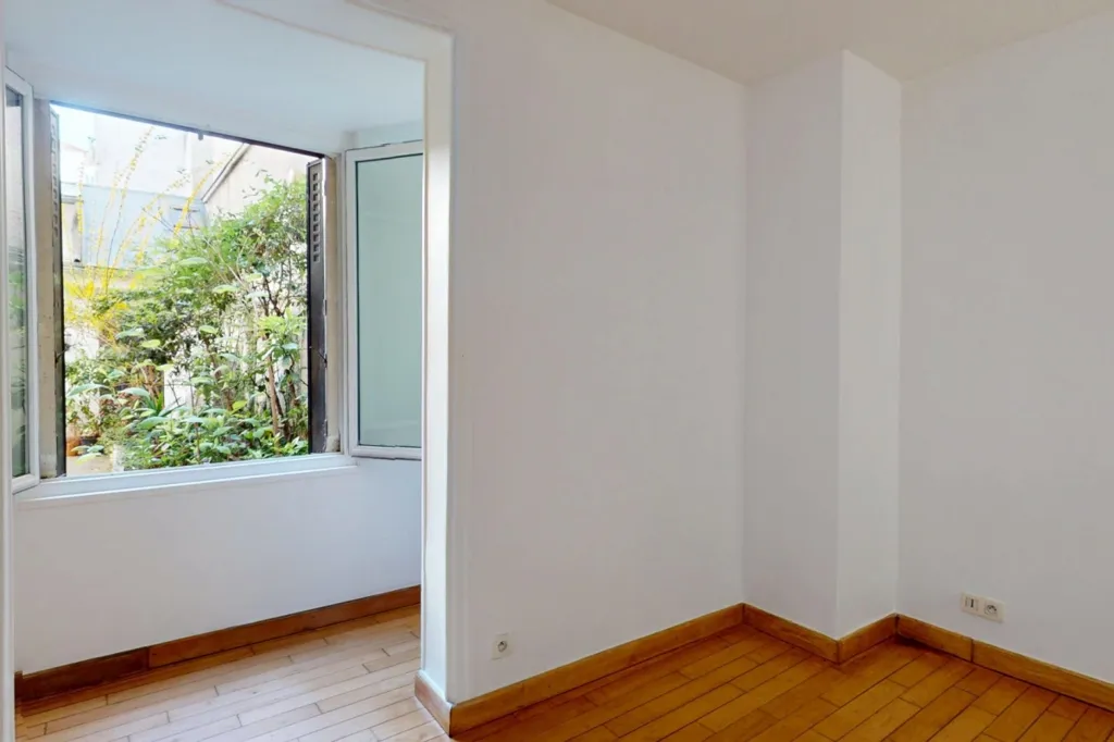 Toad - Studio Apartment with Courtyard View in Paris 14th