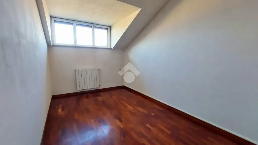 Toad - Top-Floor Flat with Balconies in Vittuone