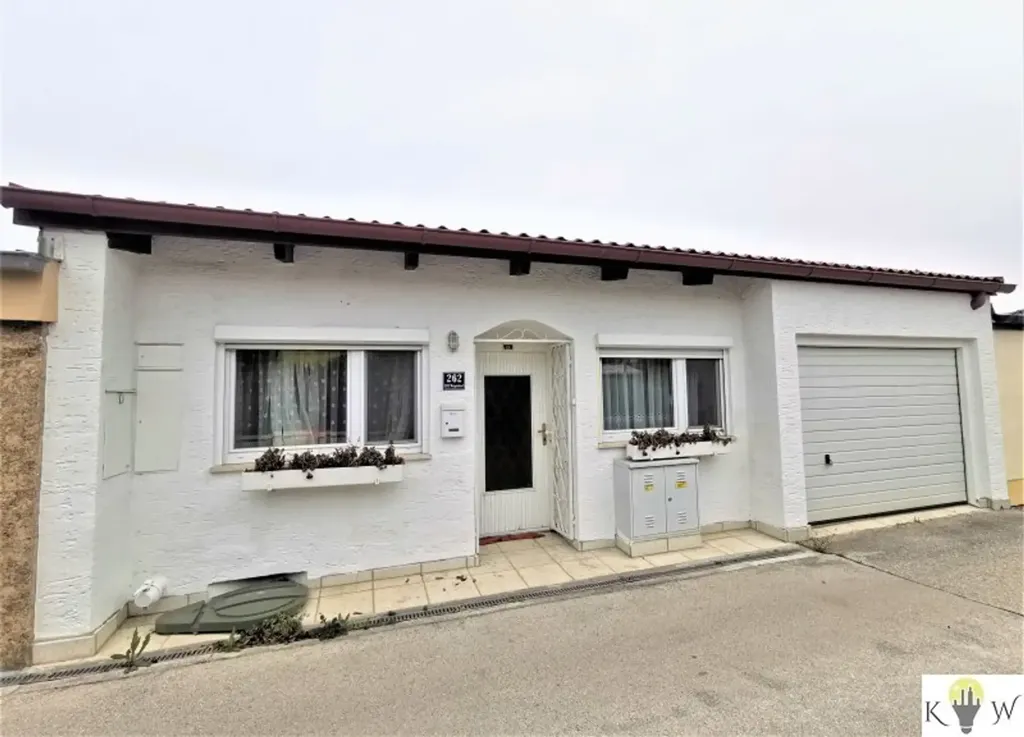 Esterno - House with Private Lake Access in Quiet Location