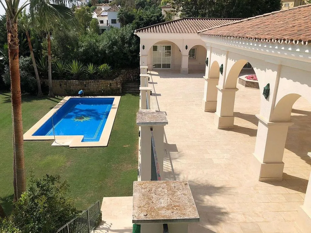 Piscina - Luxury Villa with Sea View in Benahavís