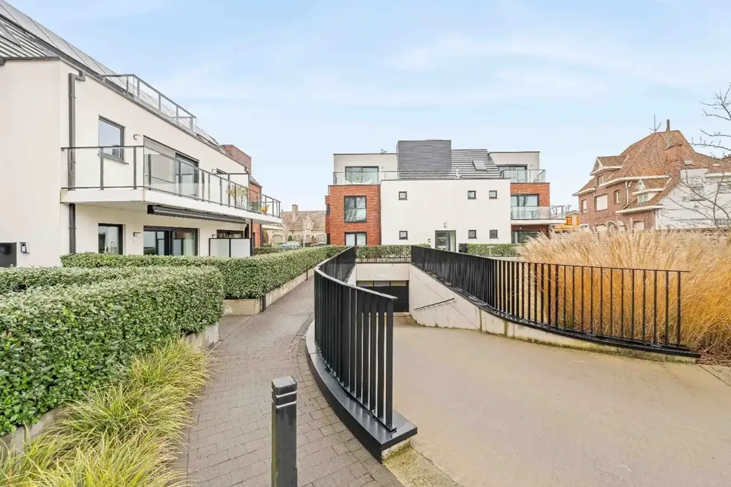 Extérieur - Appartement Récemment Construit avec Garage à Wevelgem