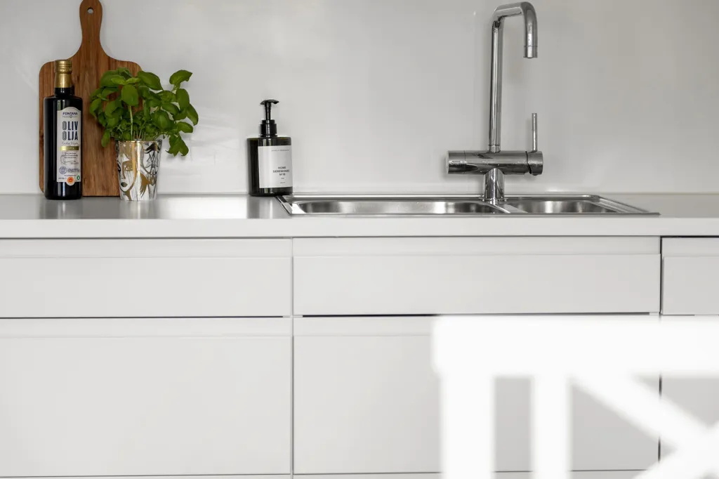 Cuisine - Modern Flat with Balcony in Hässelby Strand