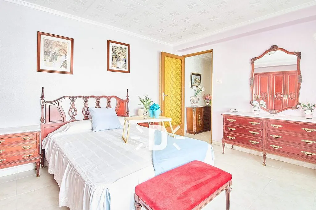Chambres - Apartment with Balcony in Benetússer