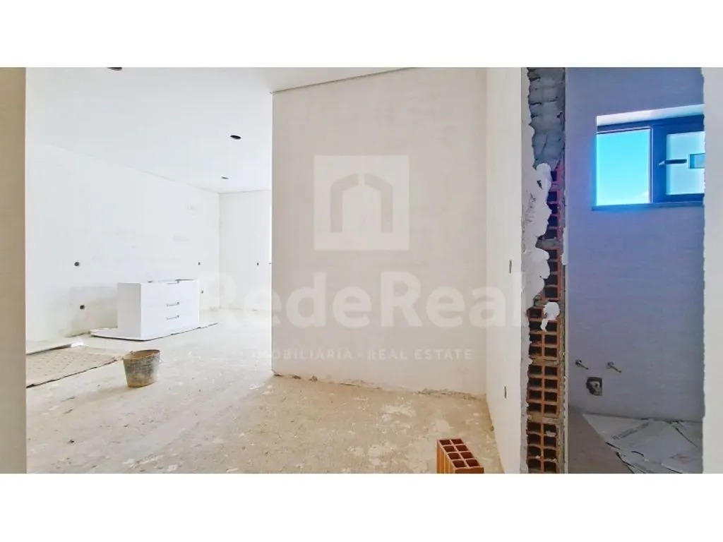 Toad - Luxury Semi-Detached House with Solar Panels in Algoz