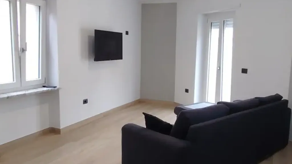 Séjour - Rented Flat with Balcony in Settimo Torinese