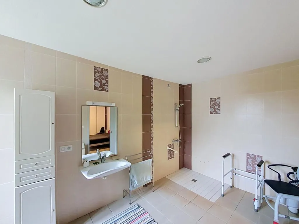 Salles de bain - Ensemble en Pierres avec Longère à Languidic