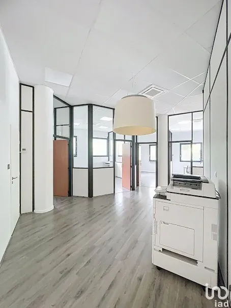 Kabinet - Office Space with Terrace in Limonest