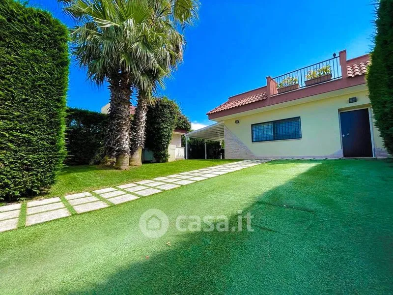 Garden - Elegant Villa with Garden in Trani