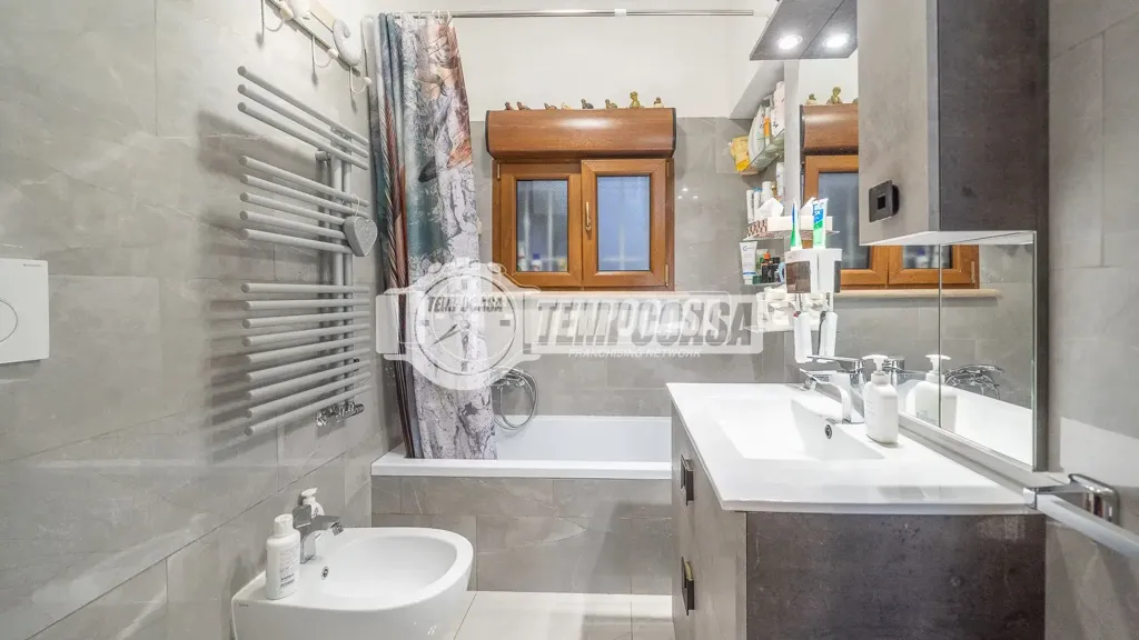 Bathrooms - Rustic Trilocale with Garden in Cerveteri