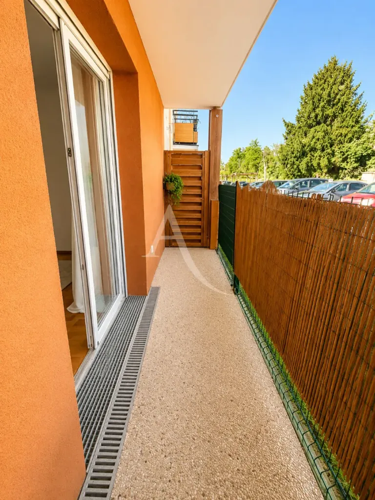 Balcone - Meubled 2-Bedroom Flat with Private Access in Serris Bourg