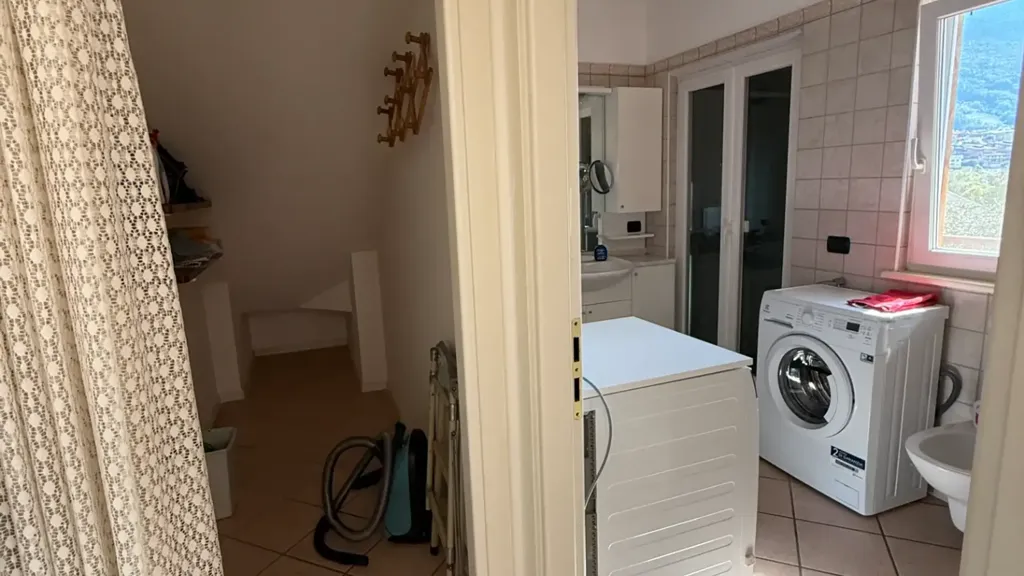 Bagni - South-Facing Duplex with Panoramic View in Trento