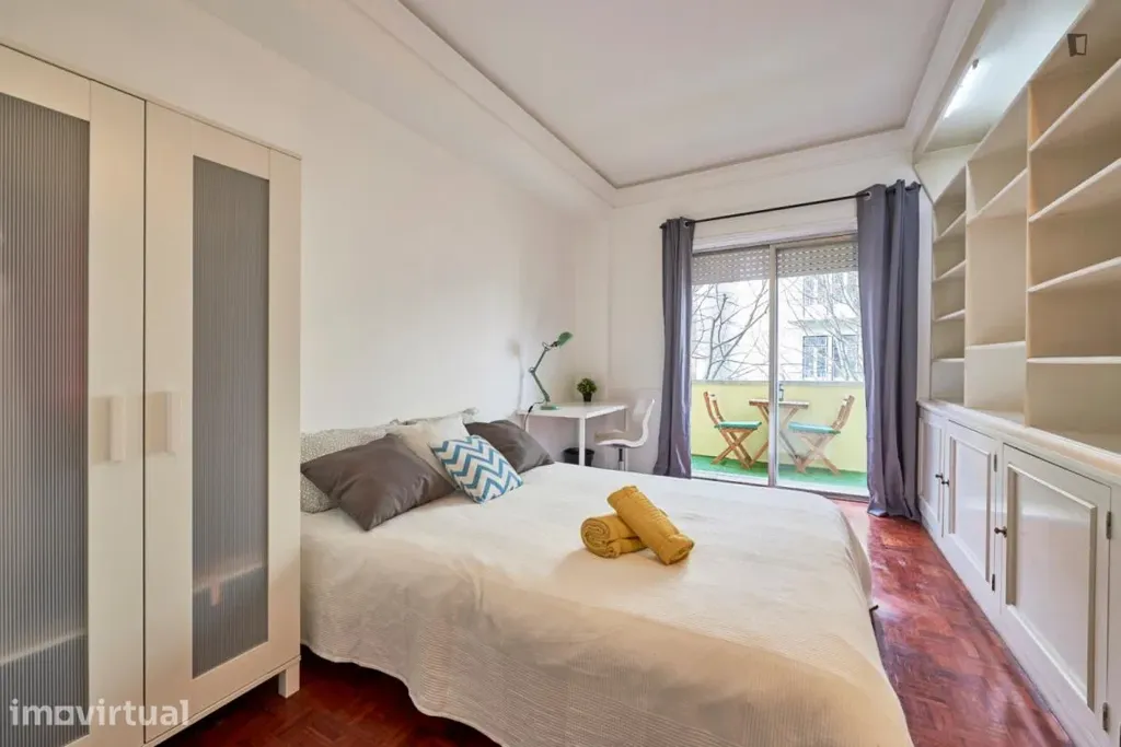 Bedrooms - Student Room in Marquês de Pombal, Lisbon