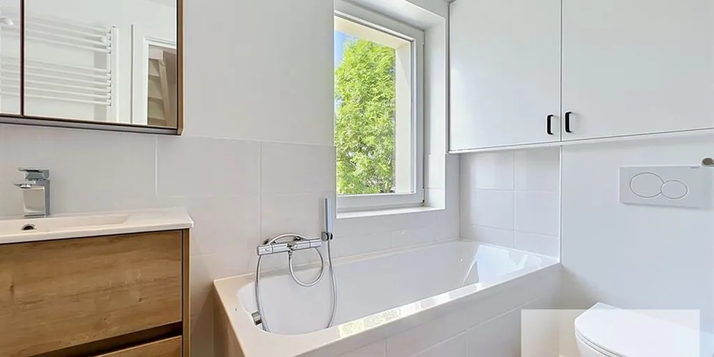 Salles de bain - Maison rénovée avec terrasse à Baisy-Thy