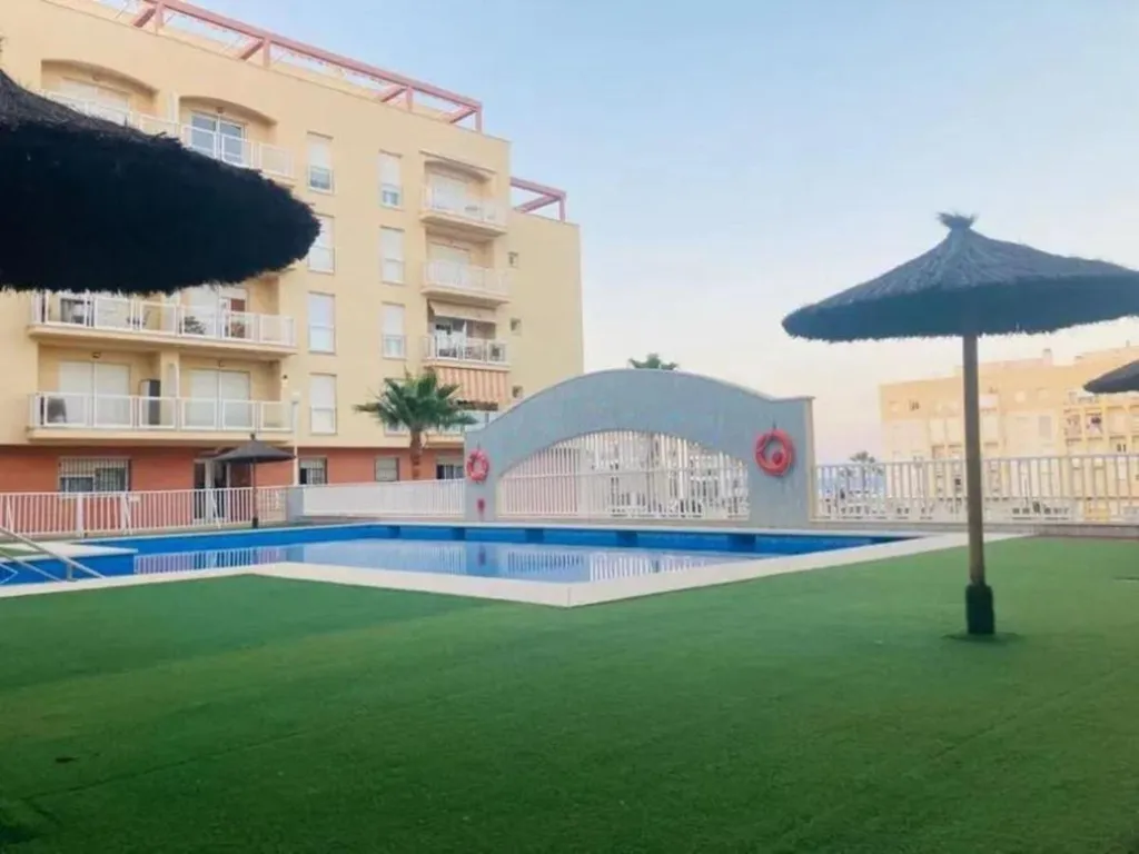 Piscina - Beachside Apartment with Terrace in Manilva