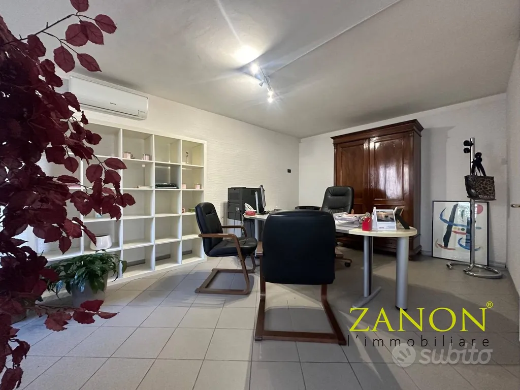 Studio Office with Private Courtyard in Cormons