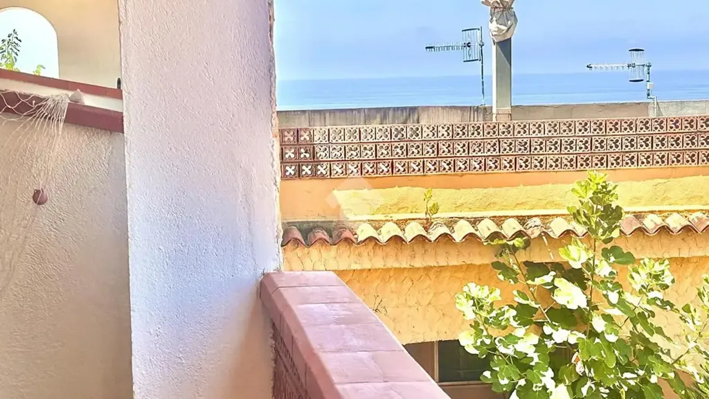 Rõdu - First Floor Apartment with Terrace in Scalea