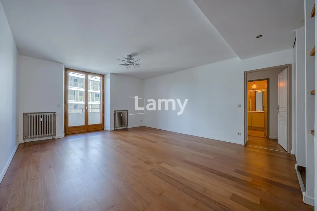 Living Room - Traversant Apartment with Balcony in Annecy