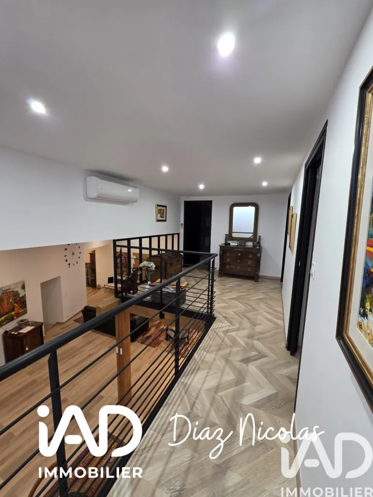 Esik - Exceptional Loft with 100m² Living Space in Pollestres
