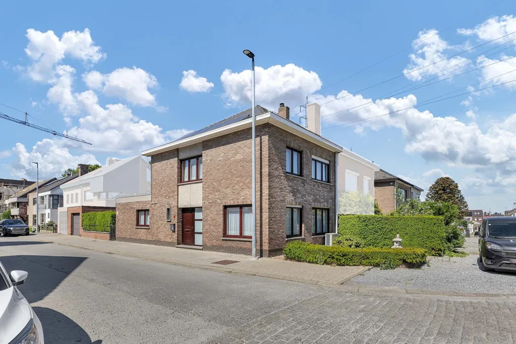 Välivaade - Family House with Terrace in Erembodegem
