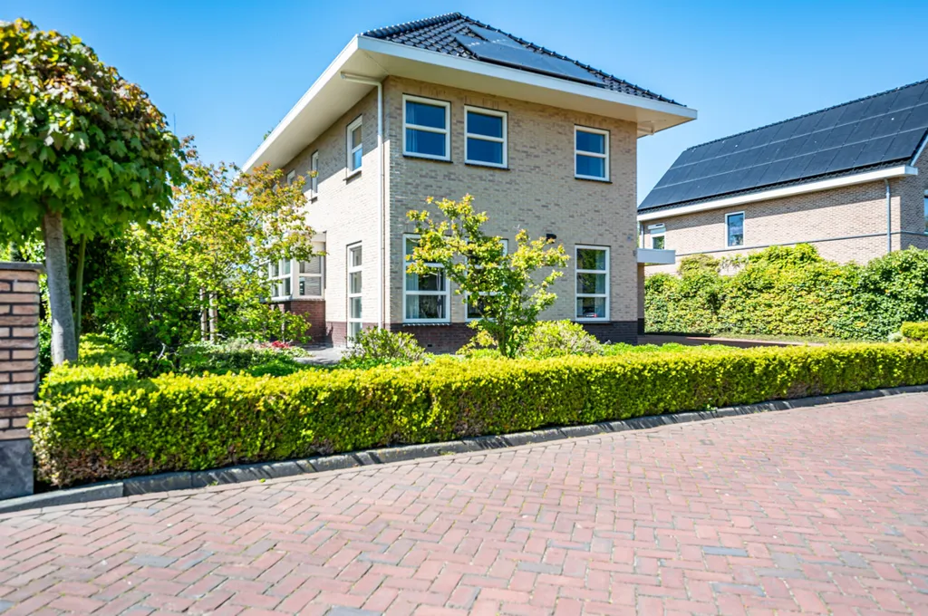 Välivaade - Modern Free-Standing House with Garage in Emmeloord