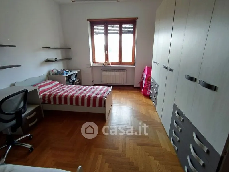 Chambres - Four-Room Apartment with Garden in Mathi