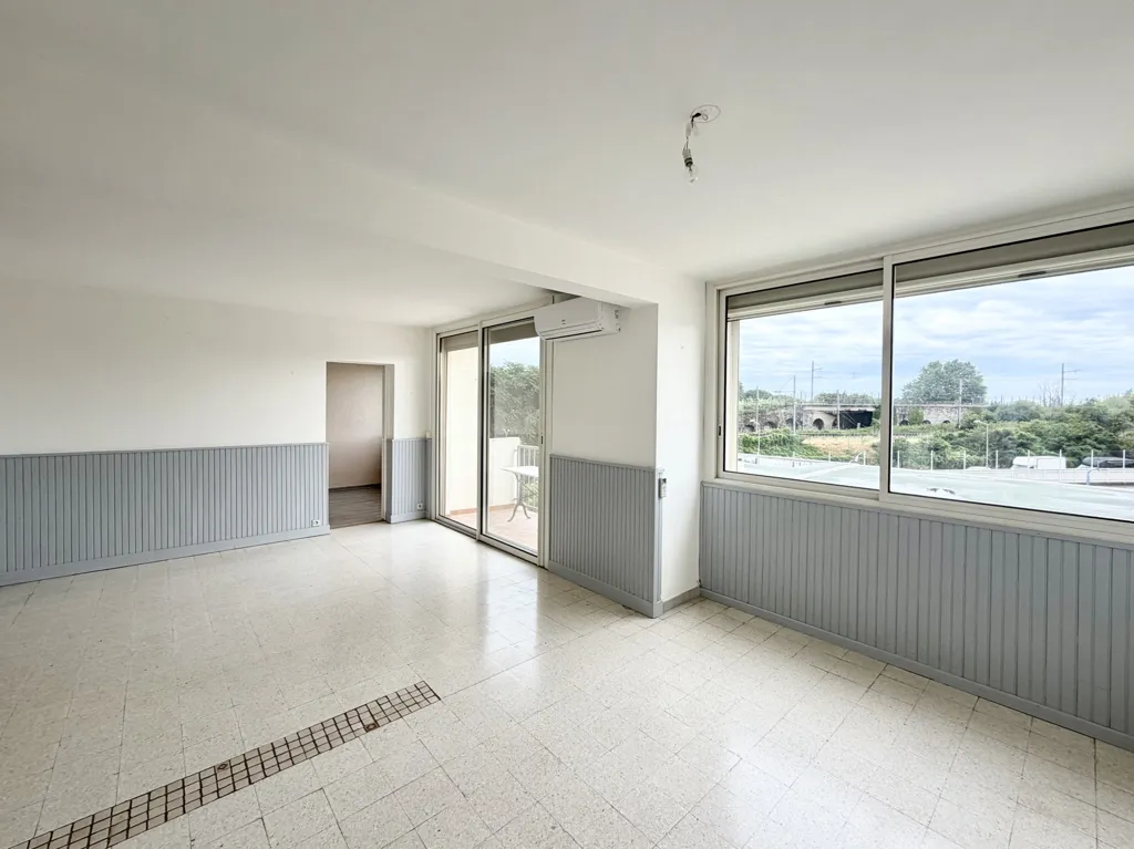 Elutuba - 4-Piece Apartment with Balcony in Tarascon