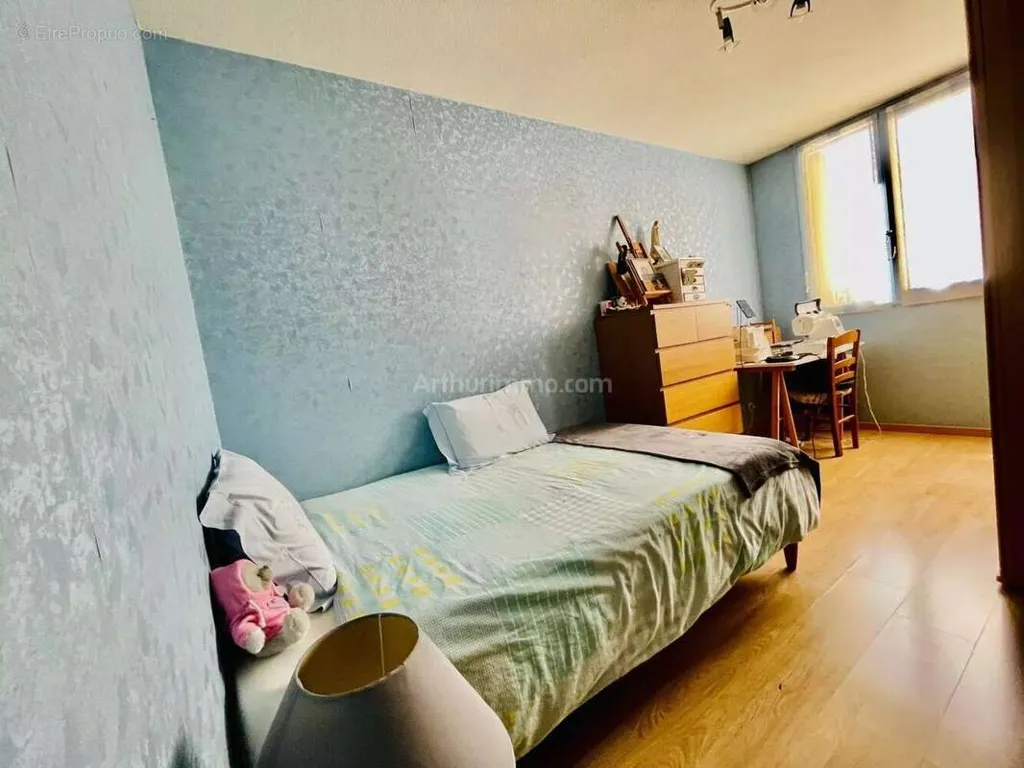 Magamistoad - 4-Piece Apartment with West Terrace in Grenoble