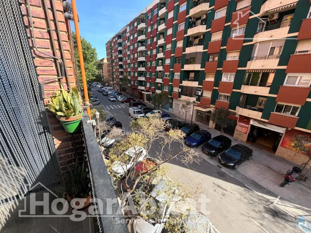 Rõdu - Reformed Apartment with Balcony in Valencia