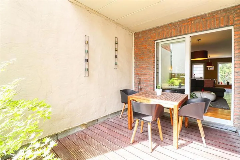 5 magamistoaga korter asukohas Neder-Over-Heembeek