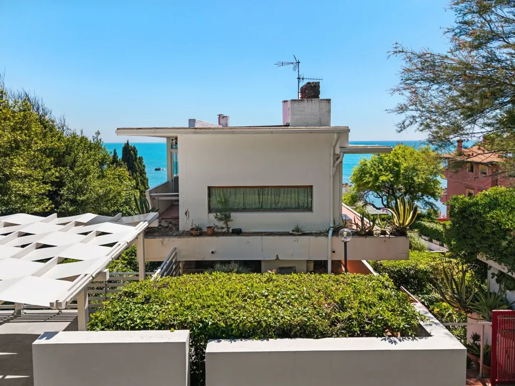 Esterno - Villa fronte mare con terrazze a Castiglioncello