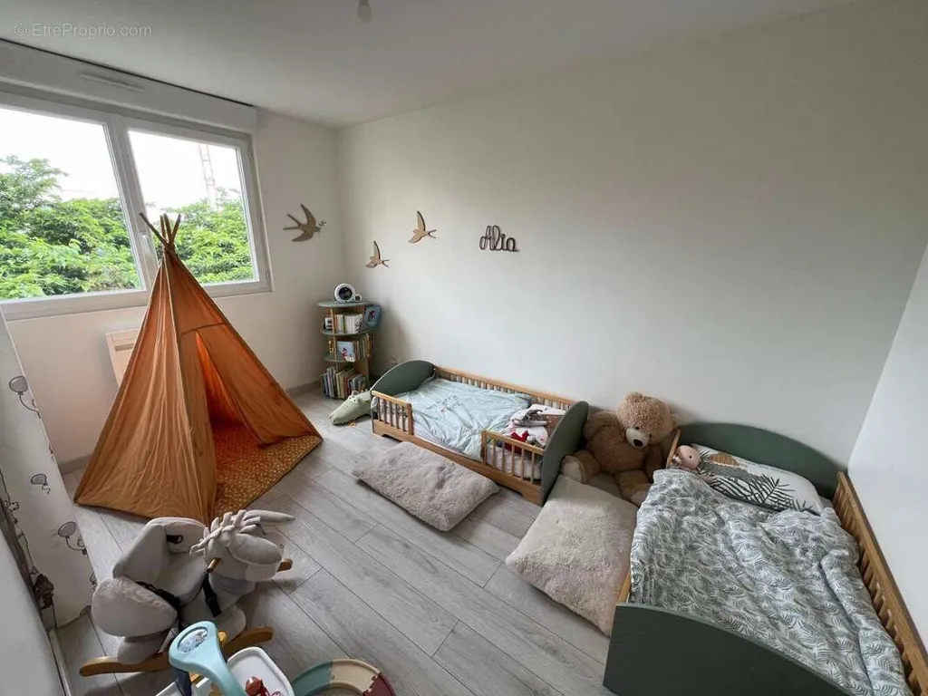 Chambres - Appartement Rénové avec Balcon à Bruges