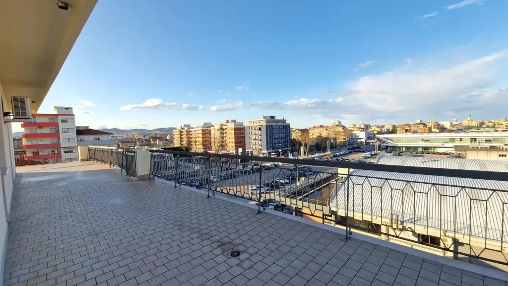 Rõdu - Penthouse with Panoramic Terrace in Pescara