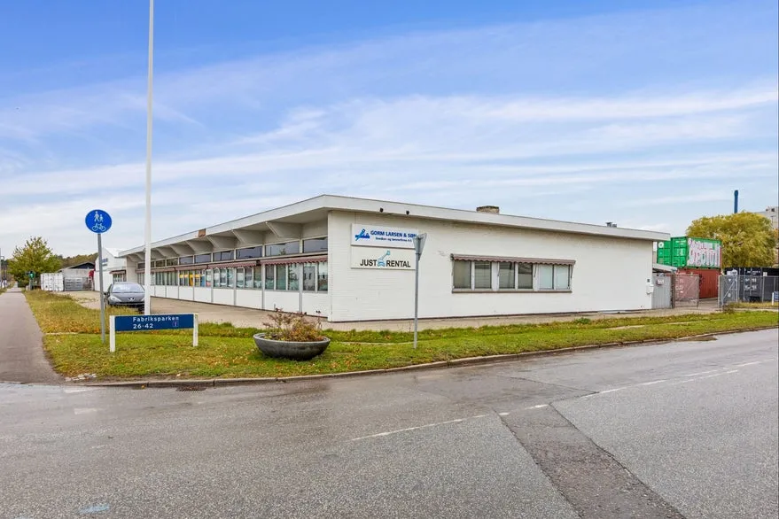 Välivaade - Office & Workshop Property with Fabriksparken View