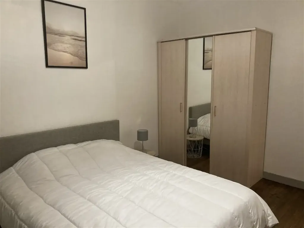Chambres - Appartement Meublé Rez-de-Chaussée à Lisieux
