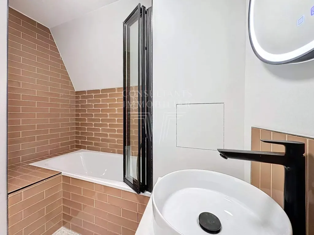 Bagni - Refurbished Parisian Flat with Balconies