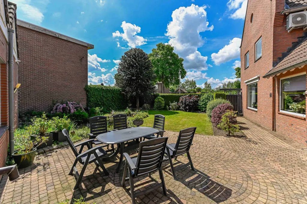 Terrasse - Free-Standing Business House with Workshop in Venlo