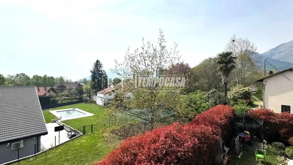 Aed - Modern Apartment with Triple Aspect View in Givoletto