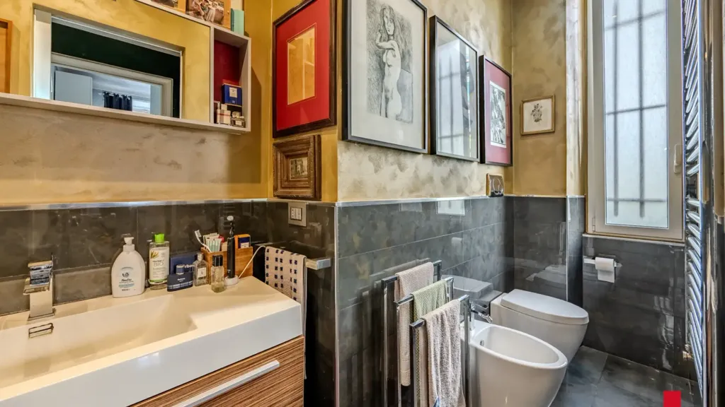 Salles de bain - Charming Apartment with City View in Genoa