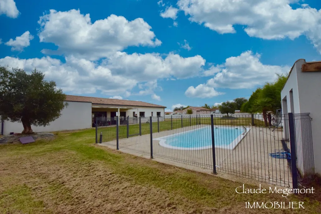 Piscine - Maison Contemporaine avec Piscine près de Lavaur