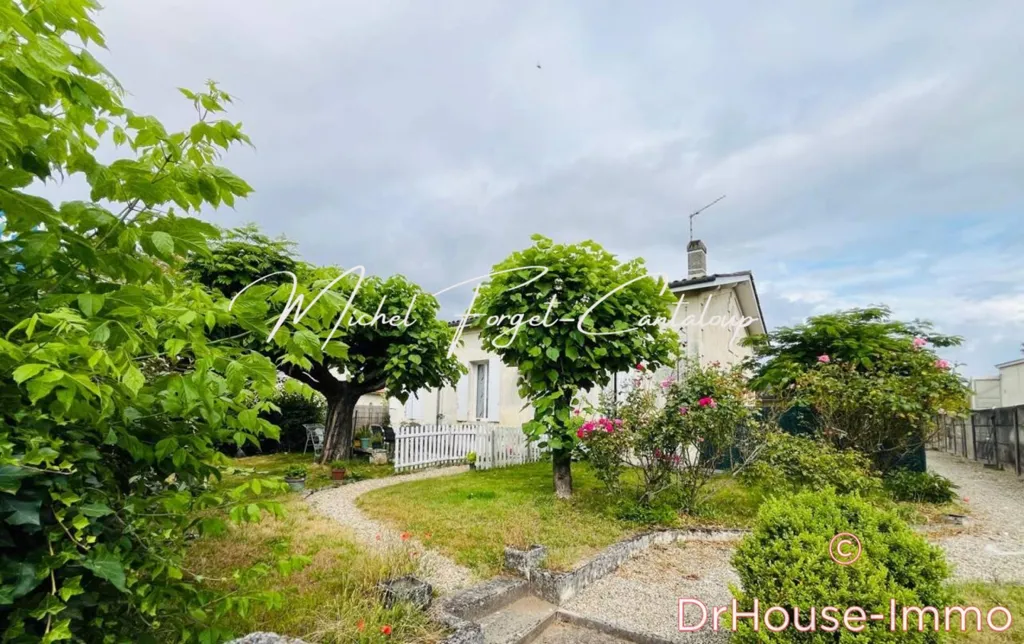 Aed - 6-Piece Building with Rental Potential in Libourne