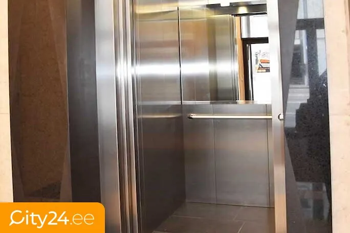Entrée - Newly Decorated Office with Views in Central Tallinn