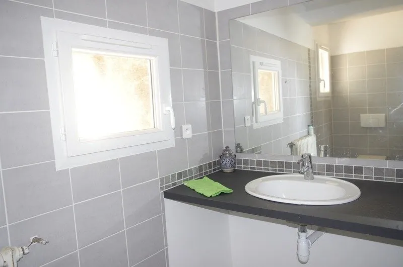 Salles de bain - Propriété avec Vue Panoramique à Peyrusse-Vieille