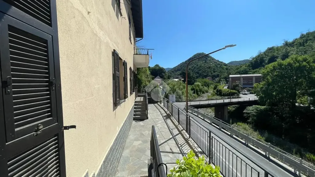 Rõdu - Apartment with Two Balconies in Sant'Olcese