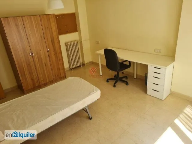 Chambres - Furnished Flat with Lift in City Centre