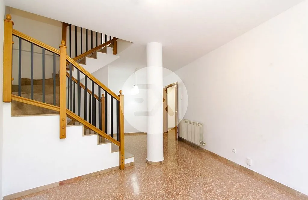 Pièces - Duplex with Terrace in Centre, Sant Boi de Llobregat