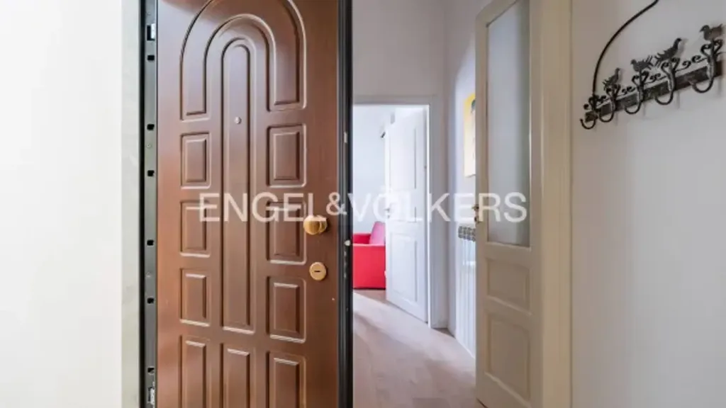 hallway_entrance