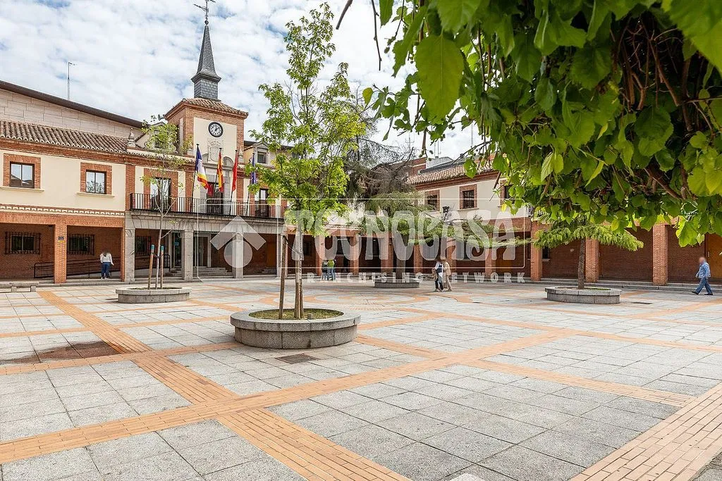 Modernised Apartment with Garage in Las Rozas
