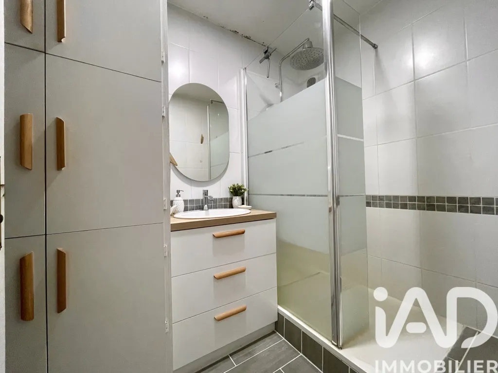 Salles de bain - Appartement avec Balcons et Ascenseur à Taverny